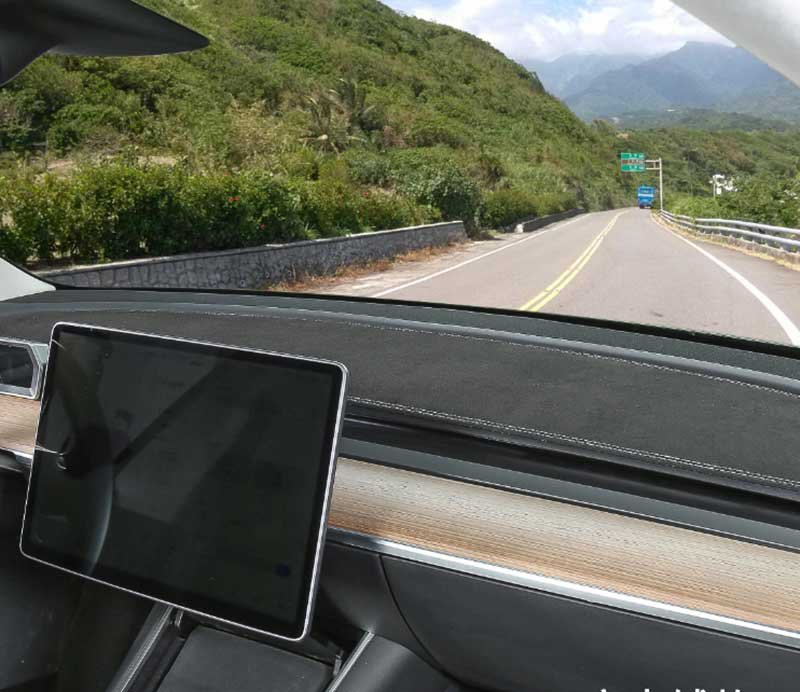Tesla Model 3/Y Dashboard Cover, Anti-Glare Suede Sun-Reflection Mat, UV Dash Protector